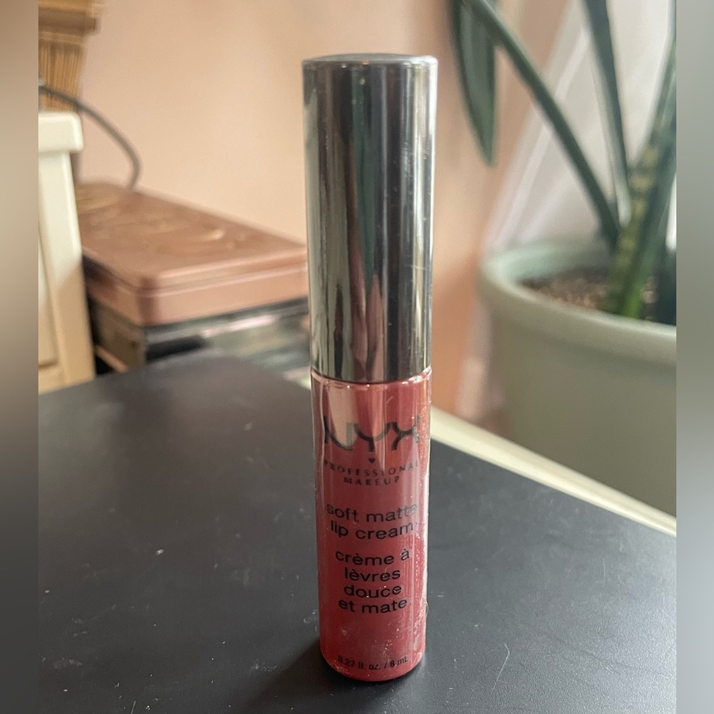 Mixed Lip Kit Lot - Picture 10 of 12